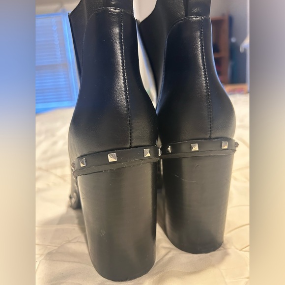 Charles by Charles David Dodger Chelsea Boot - Picture 4 of 4